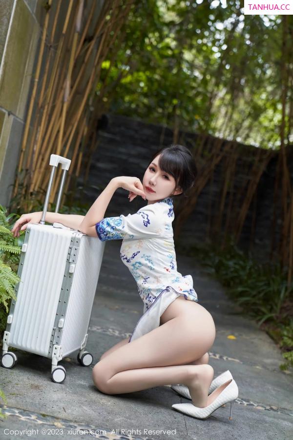 波巧酱  [XiuRen]高清写真图 2023.12.13 No.7804 波巧酱 制服美腿第19张图片